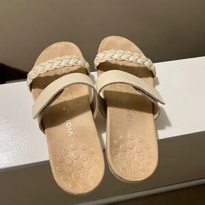 Vionic Cream Braided Sandals